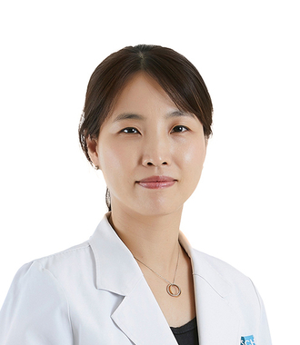 눈꺼풀이 처져서 잘 안 보여요ⵈ 단순 미용 아닌 기능적 문제 유발하는 ‘안검하수’