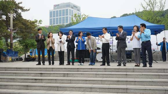 방송인 김창완 환영 인사
