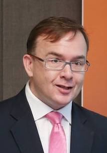 Mike Crichton 사장