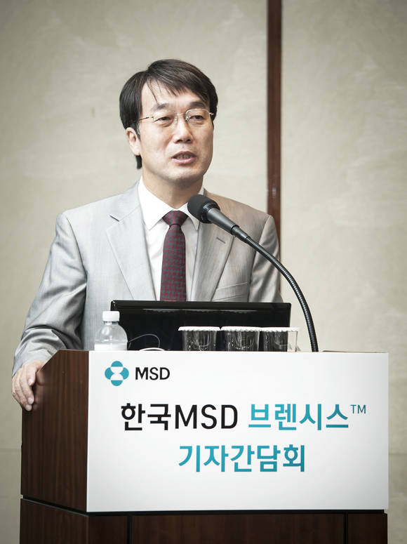 최정윤 교수