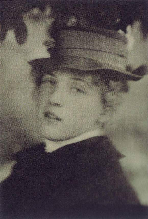 Miss S. R., Photogravure, 1904 ⓒAlfred Stieglitz