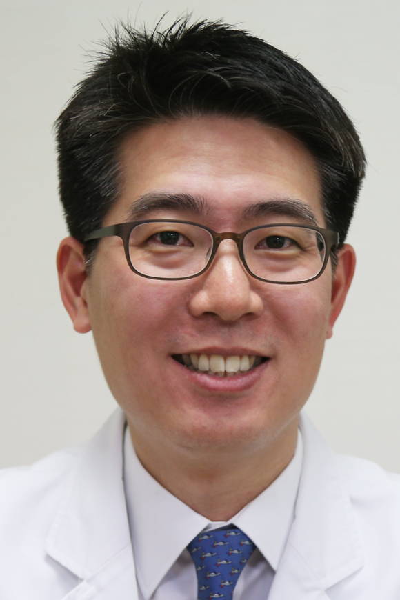 이규언 교수