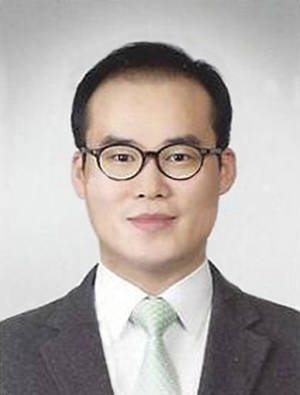 신현우 교수