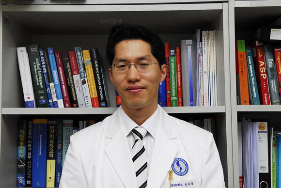 박래웅 교수
