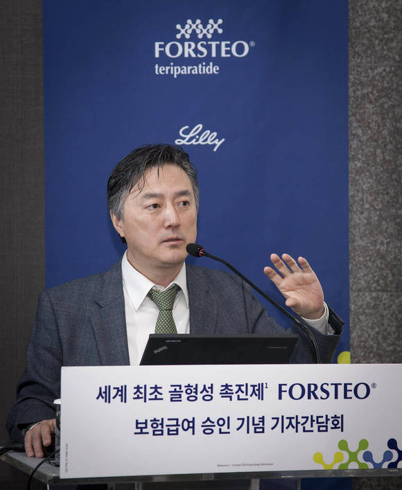 김덕윤 교수