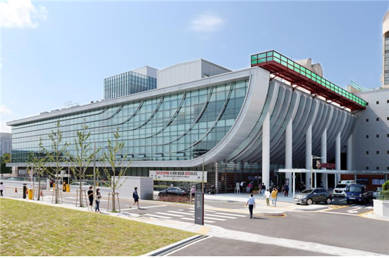 최근 일부 오픈한 고려대학교 안암병원 신관 전경