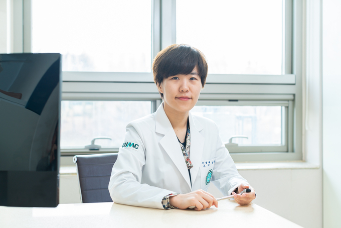 장윤경 교수